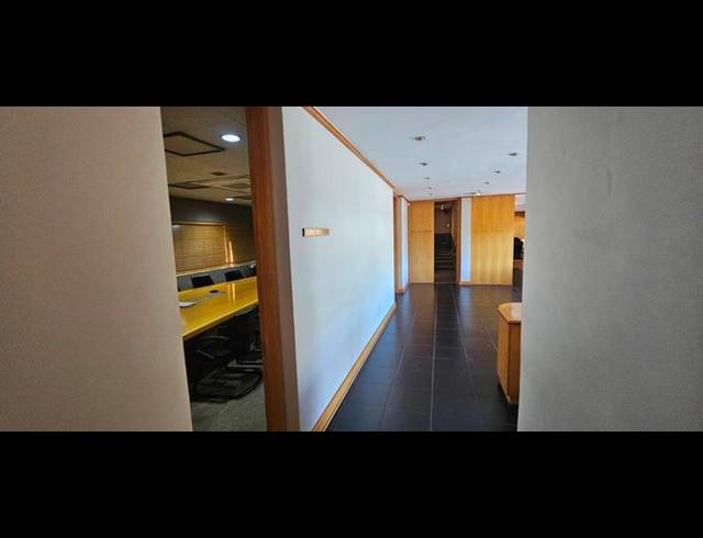 BUSINESS PROPERTY TO RENT IN HALFWAY GARDENS